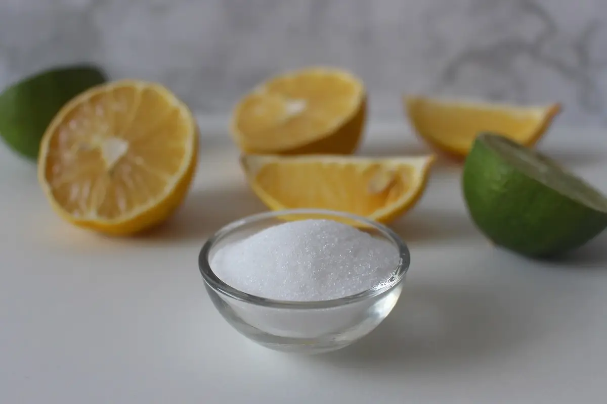 Acido citrico per una cucina impeccabile: ecco come usarlo sui fornelli