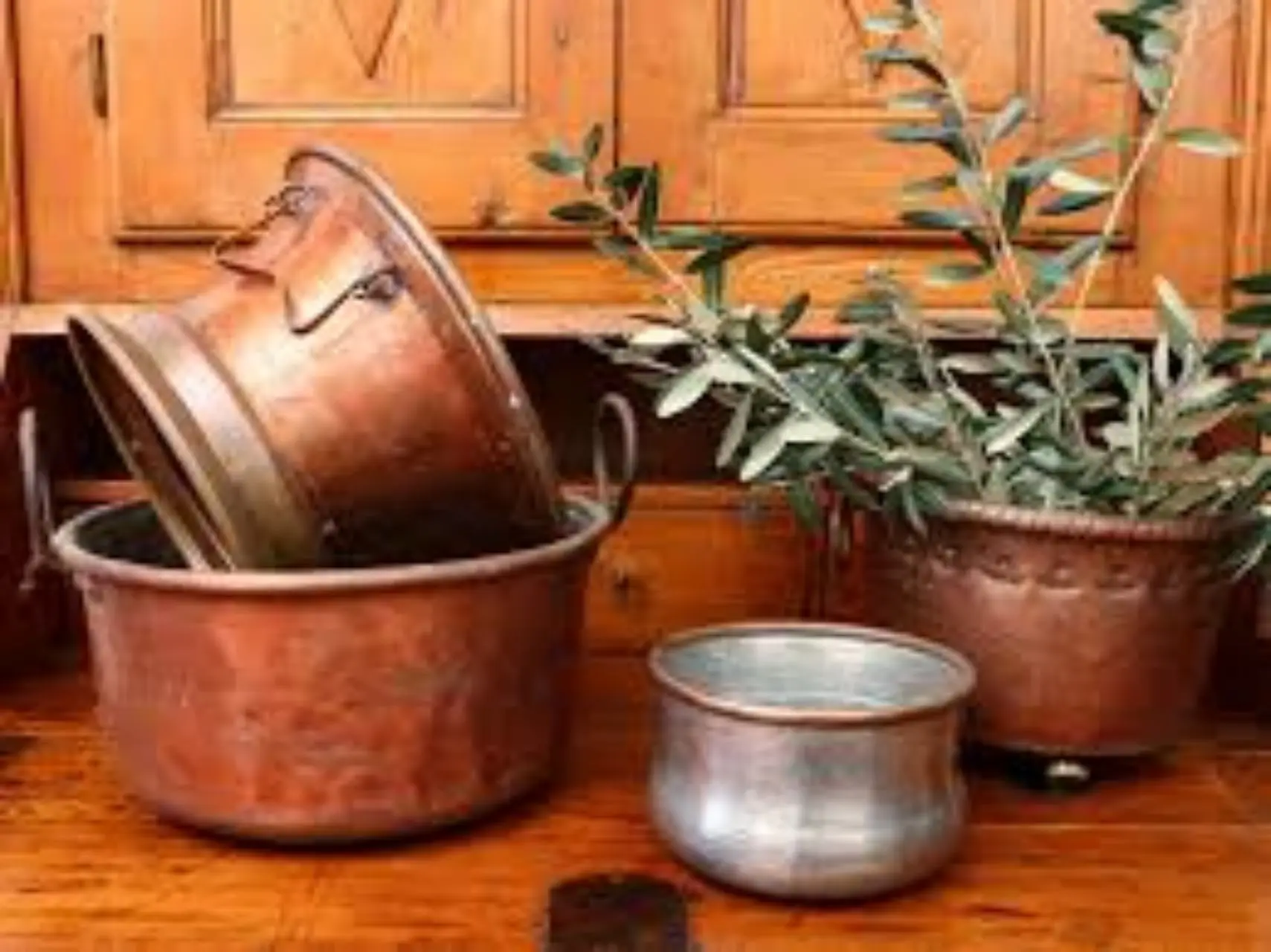 Il trucco definitivo per far brillare il rame annerito senza fatica